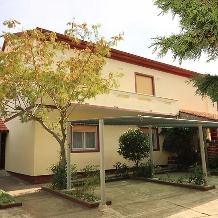 Apartments With Parking Space Ugljan - 8479 Апартаменты