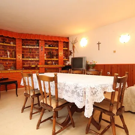 Апартаменты Apartments With Parking Space Ugljan - 8479 *