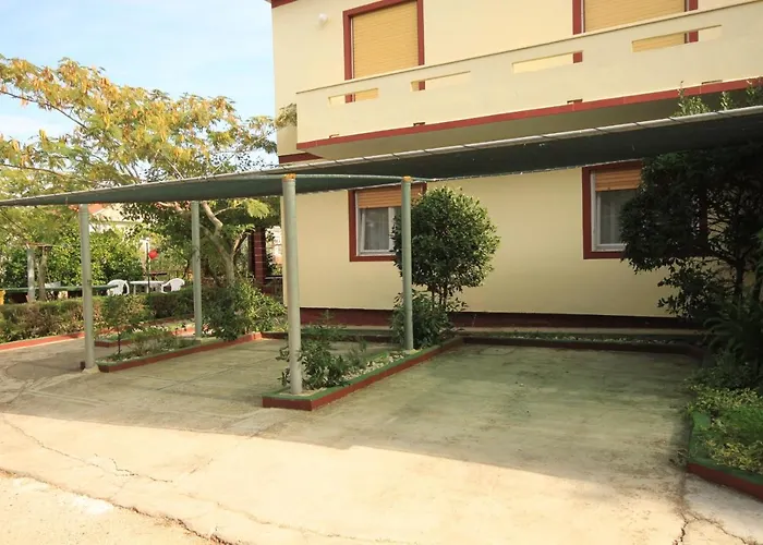 With Parking Space - 8479 Ugljan